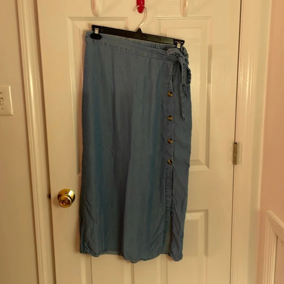 Kut from the Kloth wrap skirt - Picture 1 of 3